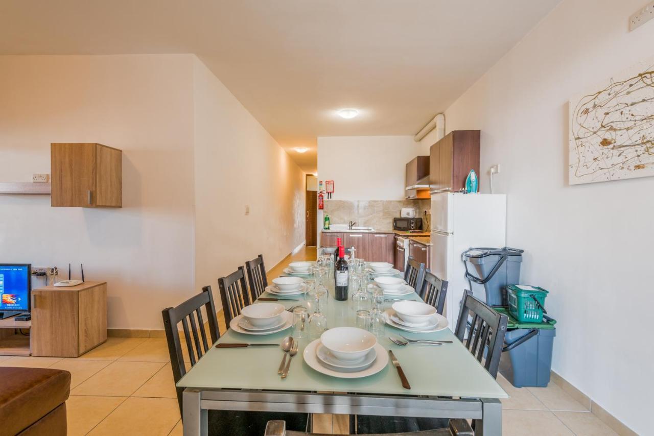 Seashells 2 Bedroom Apartments With Terrace, Just Off The Bugibba Promenade - By Getwaysmalta St. Paul's Bay Exterior photo