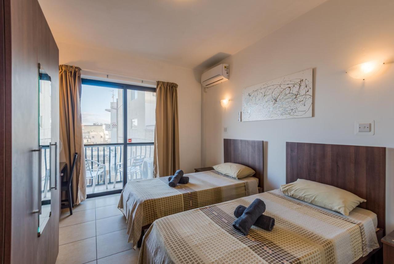 Seashells 2 Bedroom Apartments With Terrace, Just Off The Bugibba Promenade - By Getwaysmalta St. Paul's Bay Exterior photo
