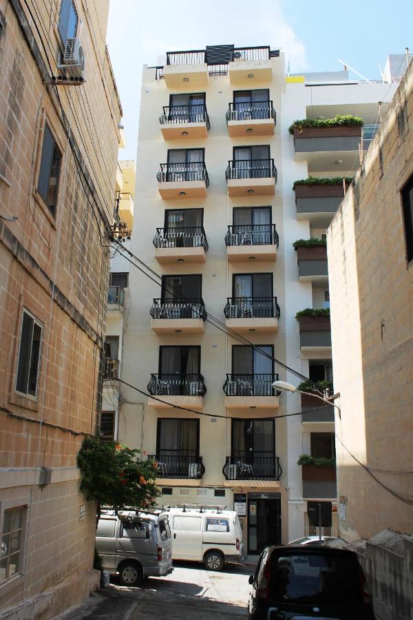 Seashells 2 Bedroom Apartments With Terrace, Just Off The Bugibba Promenade - By Getwaysmalta St. Paul's Bay Exterior photo